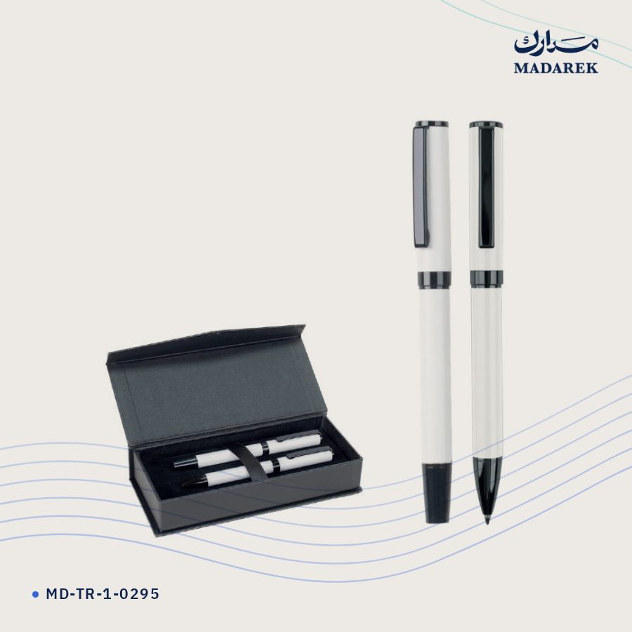 طقم أقلام