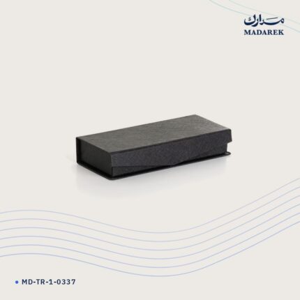 علبة أقلام